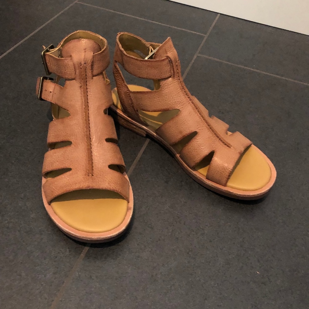 Kork-Ease Gladiator - image 1